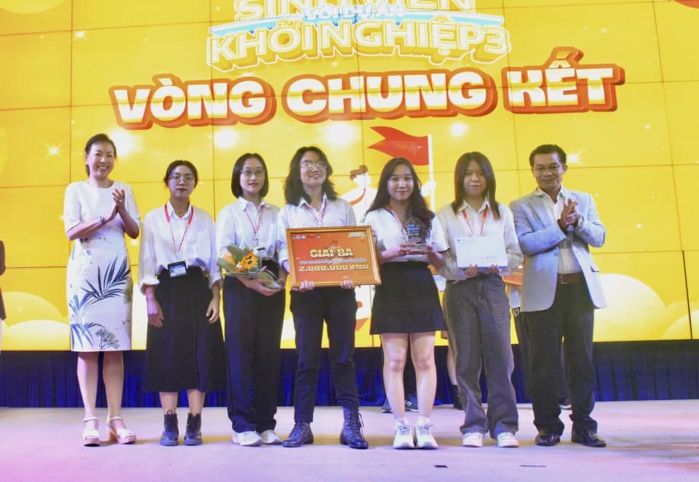 Trao giải ba mùa 3